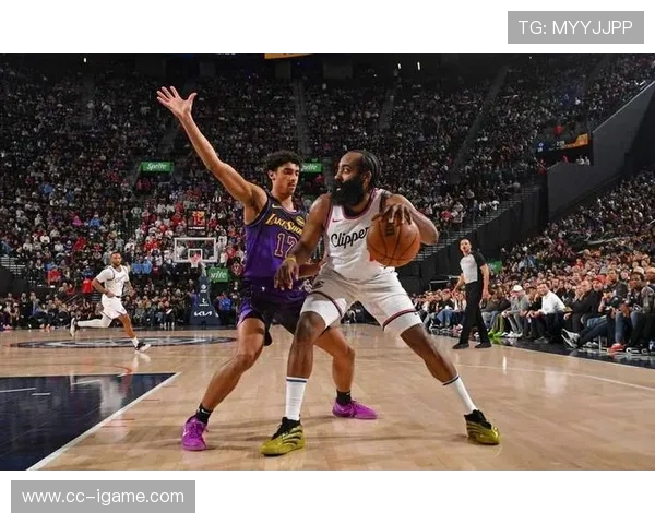 快船与湖人激战升级 洛杉矶德比再掀高潮 看点十足精彩纷呈